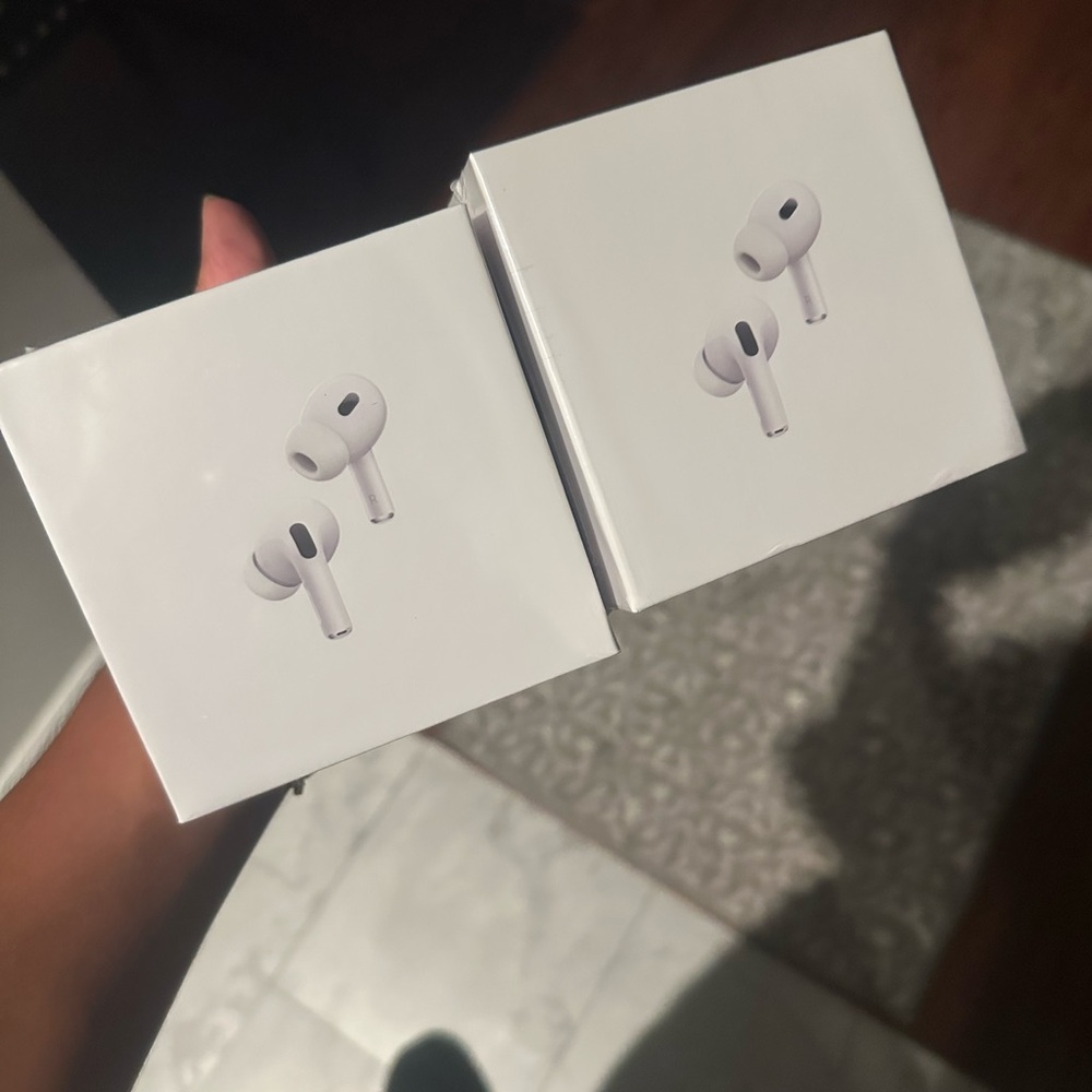 Apple AirPods Pro with Charging Case - White